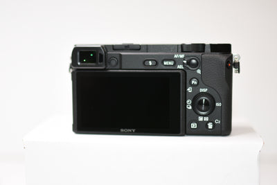 Sony a6400 Mirrorless Camera with 16-50mm f/3.5-5.6 OSS II Lens - ILCE-6400AK