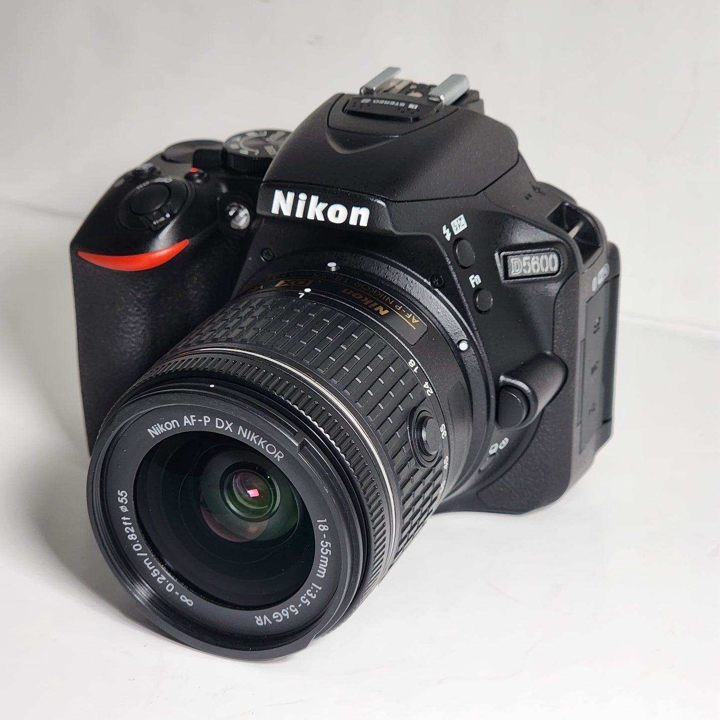 Appareil photo reflex numérique Nikon D5600 avec batterie 18-55 mm 1576 - 3 objectifs