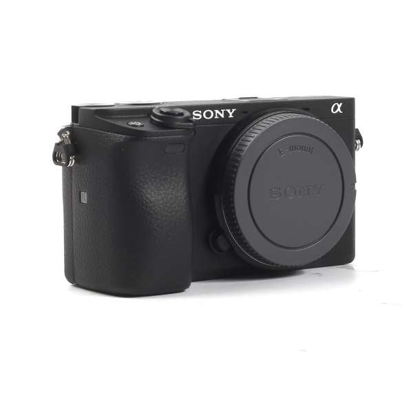 Appareil photo numérique sans miroir Sony Alpha a6400 avec objectif 18-135 mm + pack 64 Go