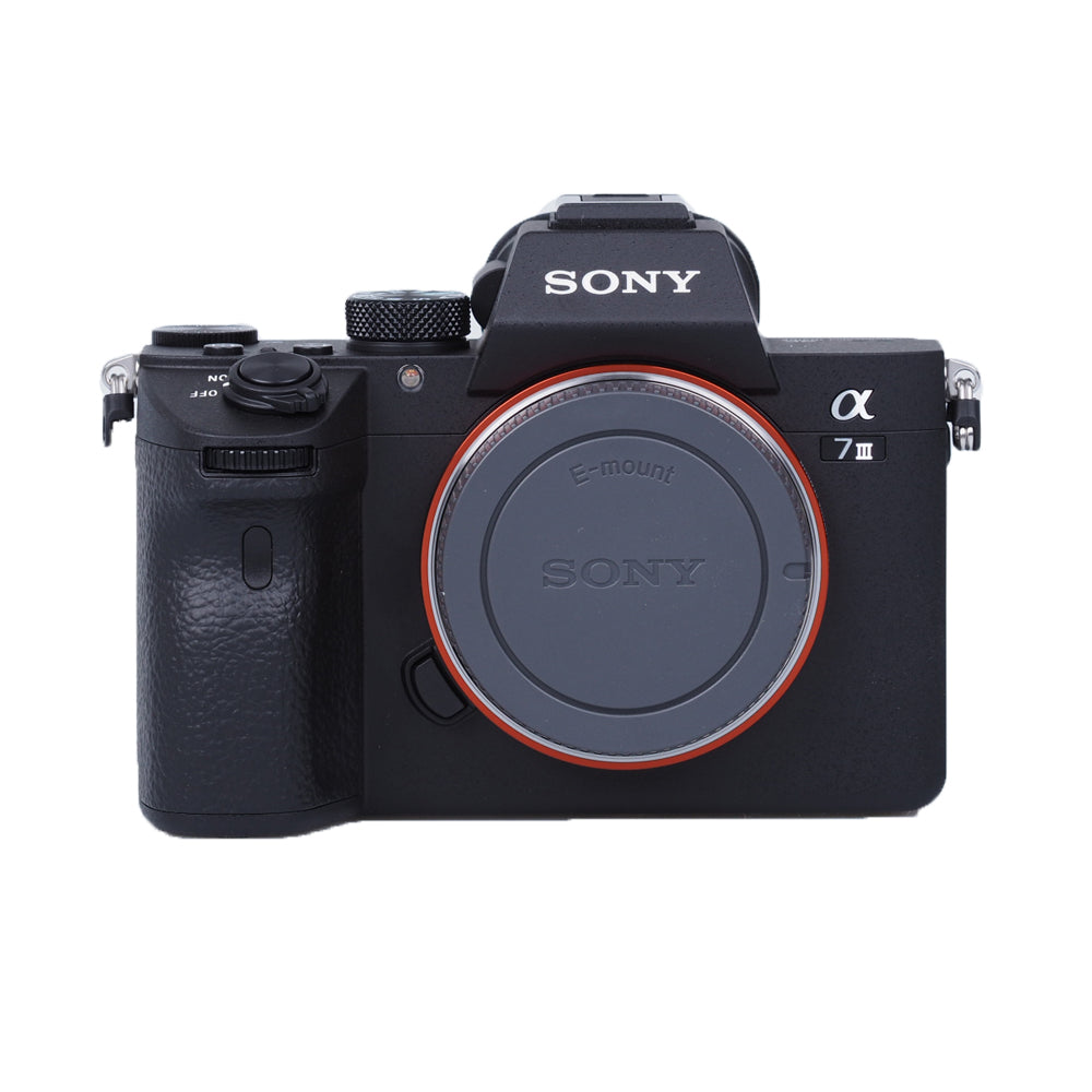 Appareil photo numérique sans miroir Sony Alpha a7 III avec objectif 28-70 mm