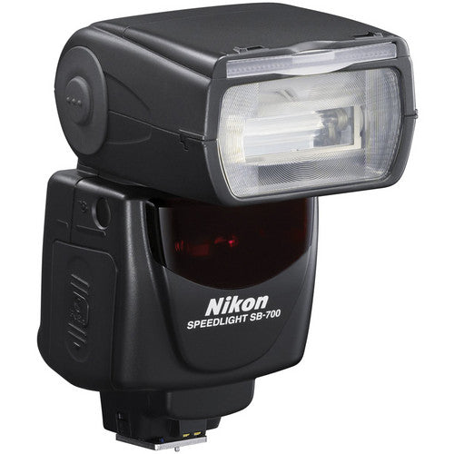 Flash Nikon SB-700 AF avec 4 piles AA + chargeur + diffuseur