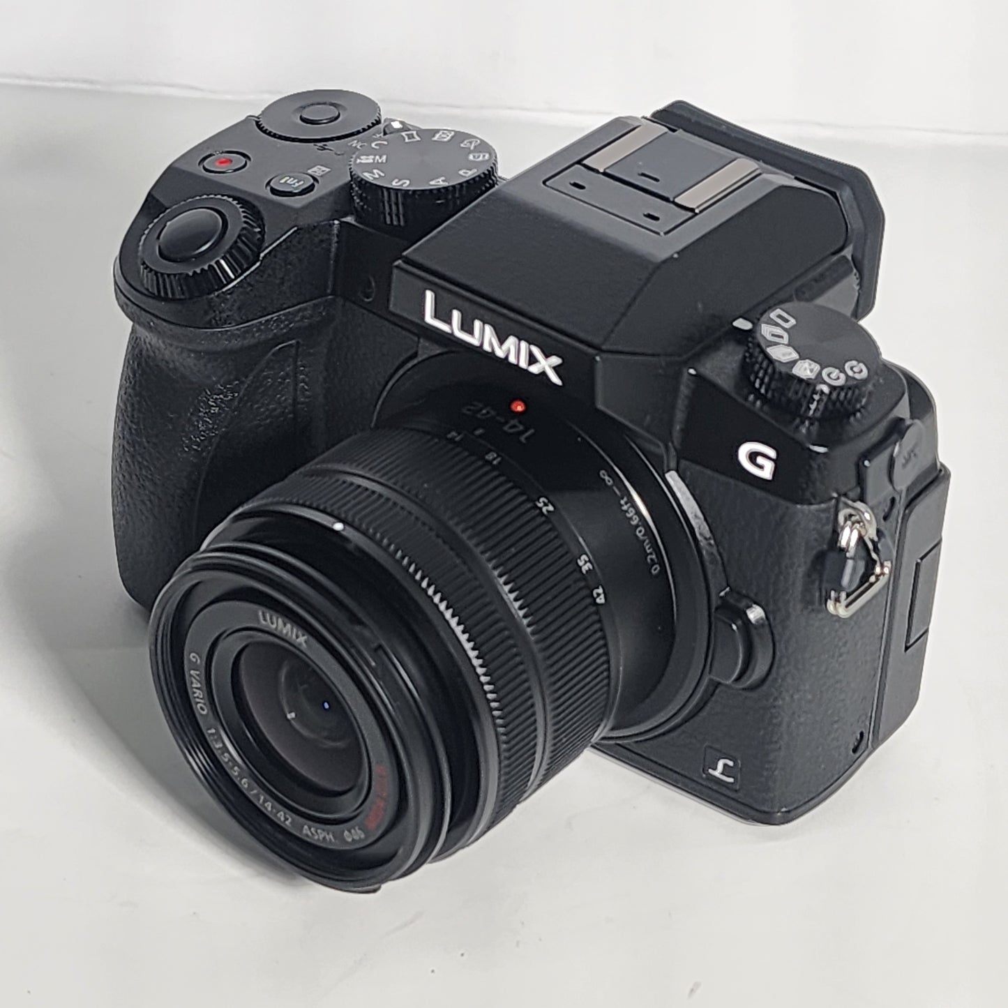 Appareil photo sans miroir Panasonic Lumix G7 avec objectif 14-42 mm (noir)