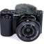 Appareil photo sans miroir Sony ZV-E10 avec objectif 16-50 mm (noir) - Ensemble d'accessoires 7 pièces