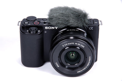 Appareil photo sans miroir Sony ZV-E10 avec objectif 16-50 mm (noir) - Ensemble d'accessoires 7 pièces