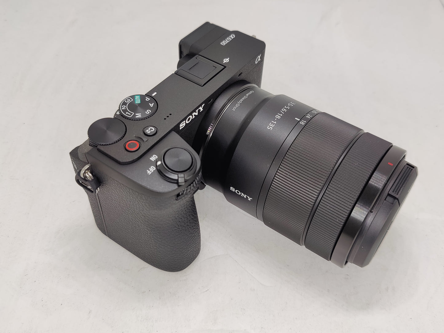 Appareil photo sans miroir Sony a6700 avec objectif 18-135 mm - ILCE-6700M/B