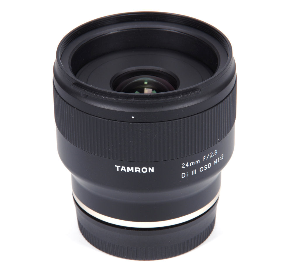 Objectif Tamron 24 mm f/2.8 Di III OSD M 1:2 pour Sony E F051 - Ensemble d'accessoires 7 pièces