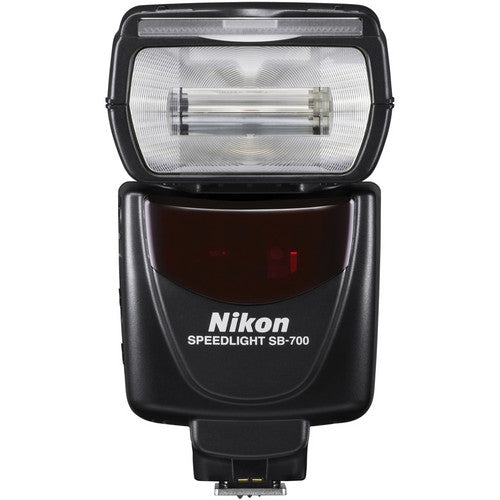 Flash Nikon SB-700 AF avec 4 piles AA + chargeur + diffuseur